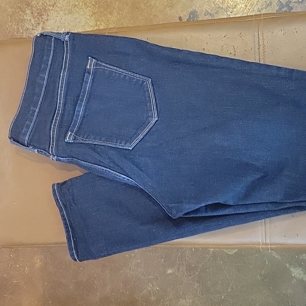Curvy skinny jeans
